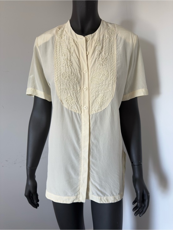 fiorella rubino Tops - 244. Italian Silk Cream Embroidered Short Sleeve Button-Up Blouse